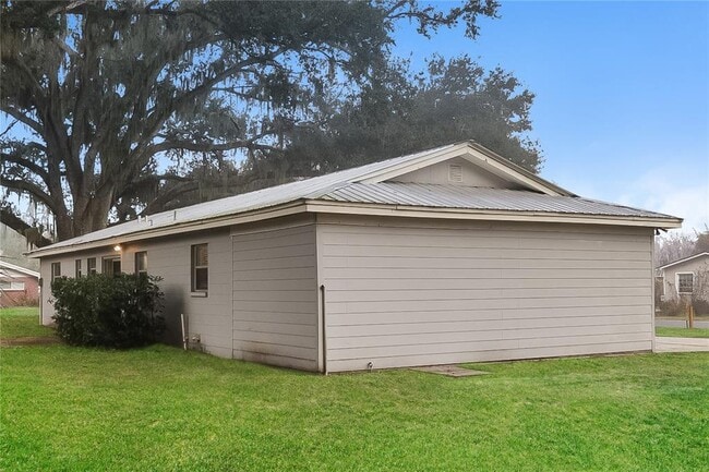 Building Photo - 601 Vining St