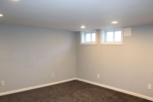 Building Photo - 1457 N Forest Park Ave