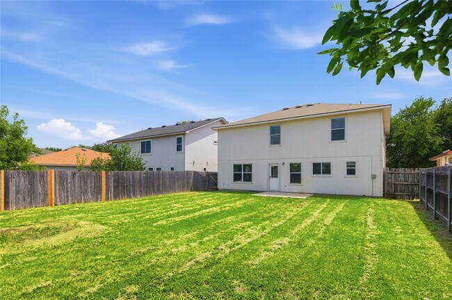 Building Photo - 18120 Topsail St