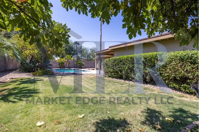 Building Photo - 4Bed/2.5Bath House at 56th/Cactus! $399 MOVE-IN SPECIAL! Move-In Ready on 04/09/2026!