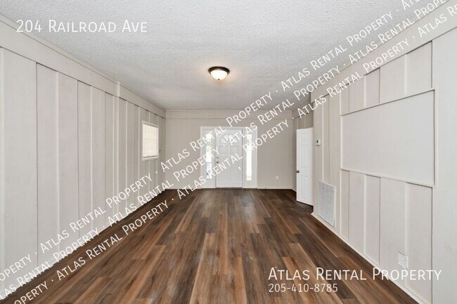 Building Photo - 204 Railroad Ave