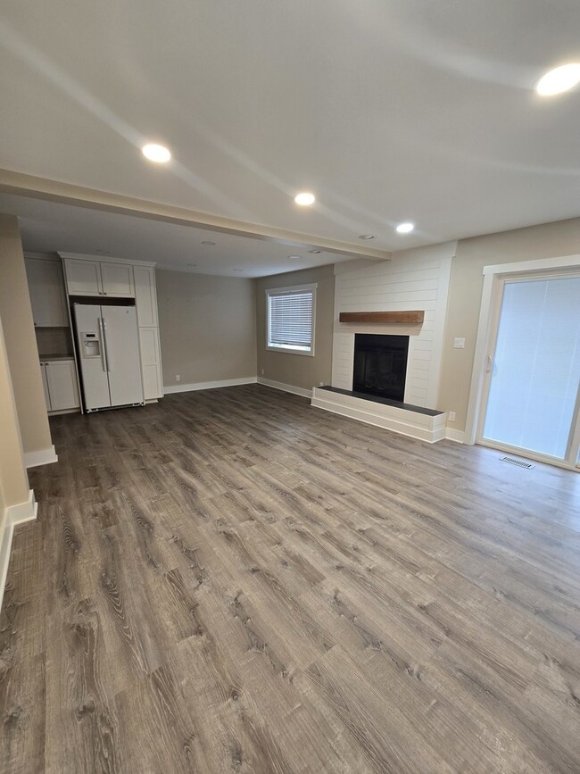 Building Photo - 1567 W Stonehenge Dr