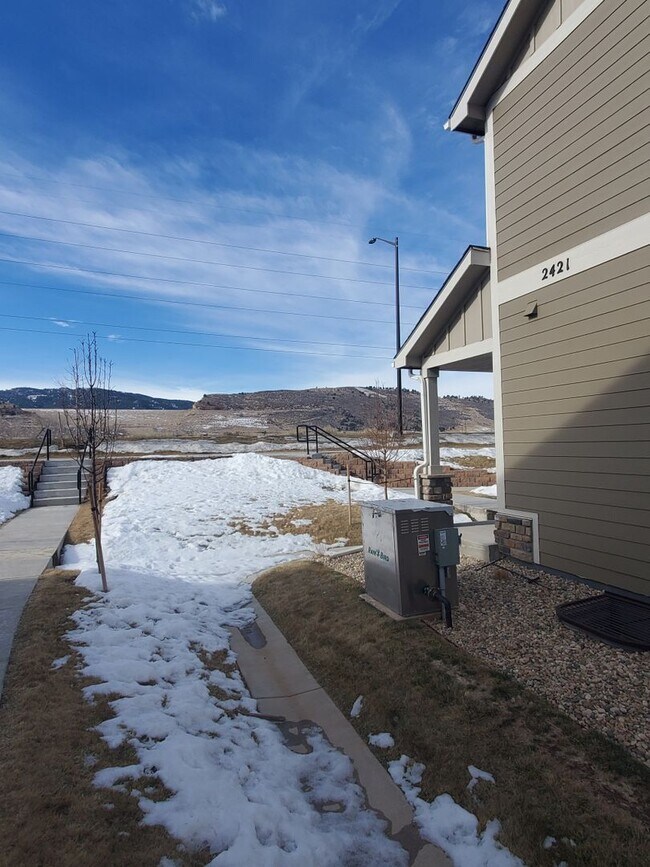 Building Photo - Updated 3 Bedroom Townhouse Across From Horsetooth Reservoir!
