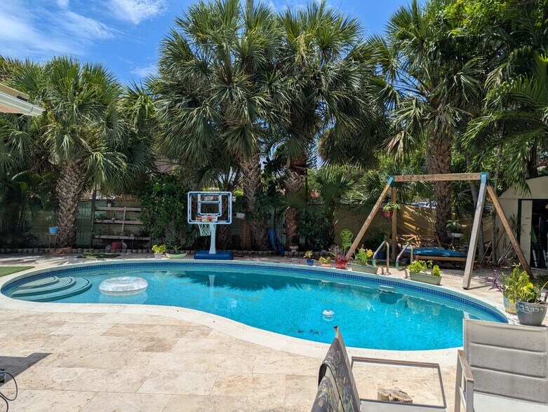 Pool - 2220 NE 37th St