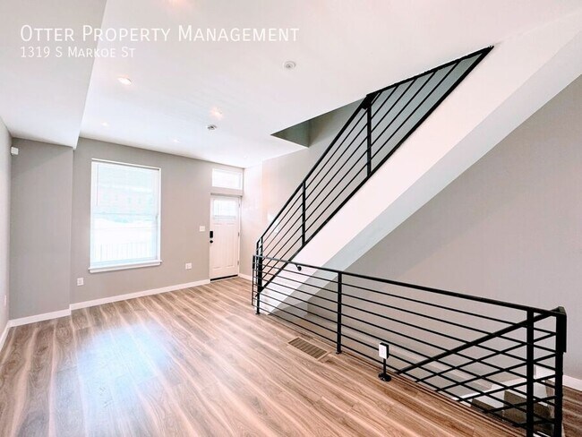 Building Photo - 1319 S Markoe St