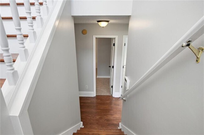 Building Photo - 5949 Idlewood Pl