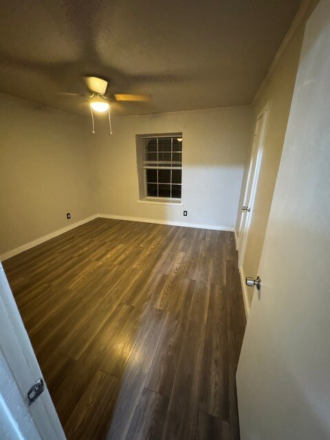 Building Photo - 4202 Lake Rd
