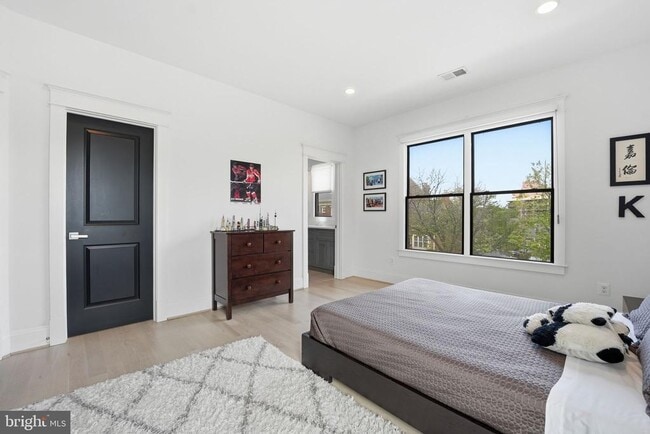 Building Photo - 2504 12th St N