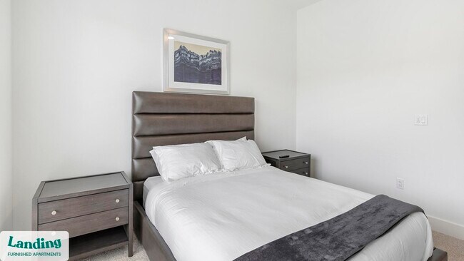 Building Photo - 650 E Sycamore St