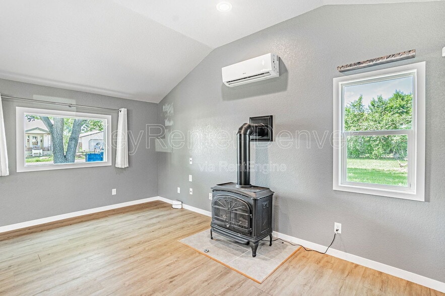 Building Photo - 6405 W Jefferson Pl