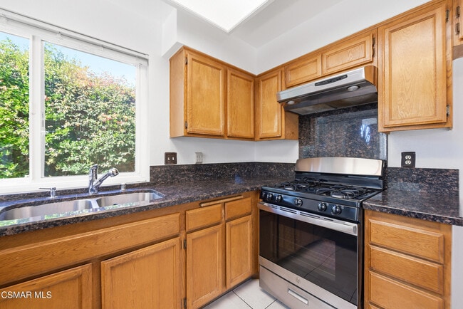 Building Photo - 1425 Clayton Way