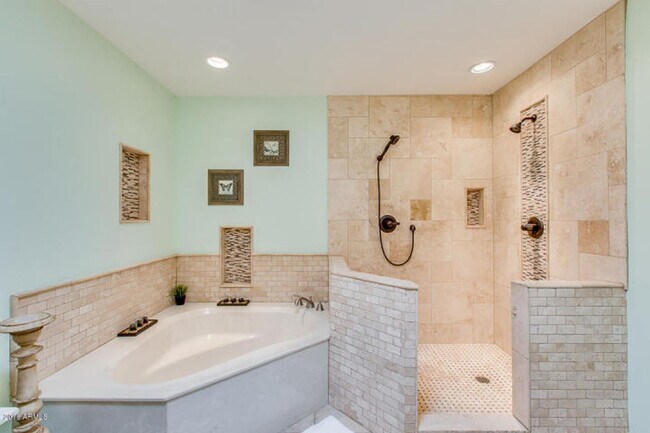 Building Photo - SFH 4-2