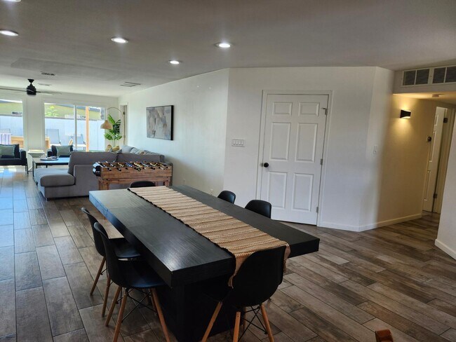 Building Photo - 7225 E Villa Way