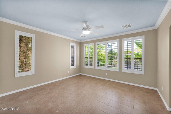 Building Photo - 1768 E Grand Ridge Rd