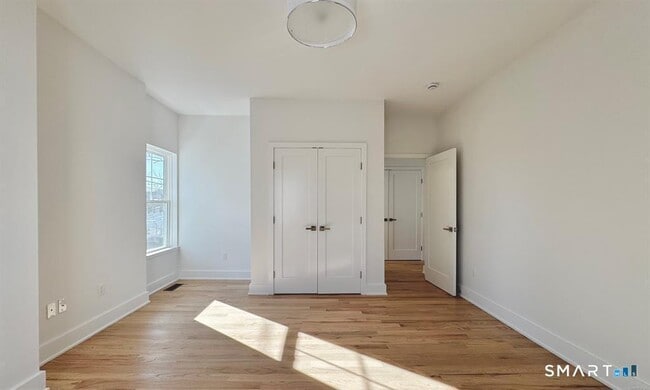 Building Photo - 25 Village Rd