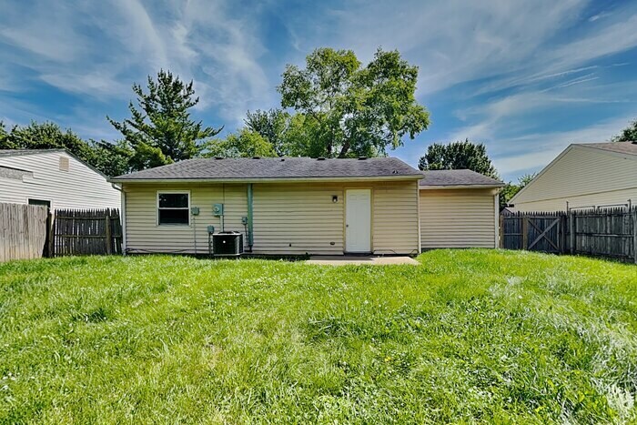 Building Photo - 5334 Padre Ln