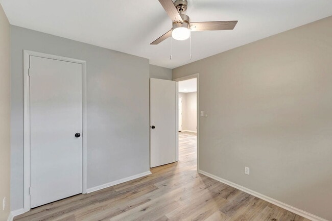 Building Photo - 7201 Longfield Dr