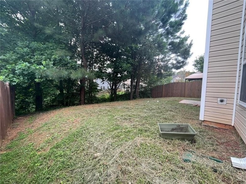 Building Photo - 2430 Mayfair Dr