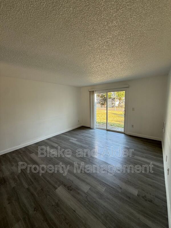 Building Photo - 3805 NE 152nd Ave