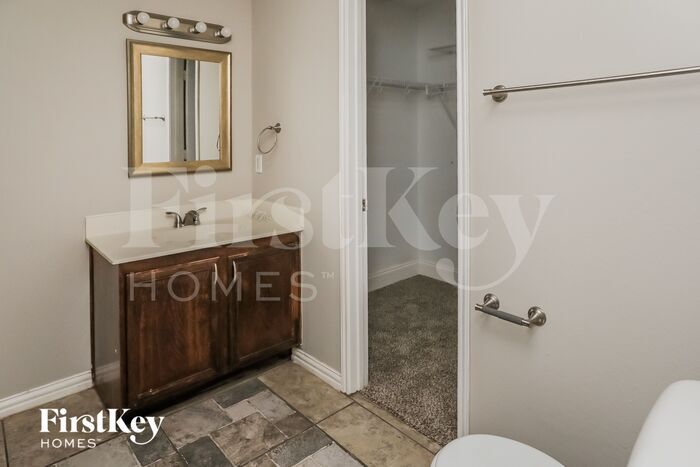 Building Photo - 1229 Candler Dr