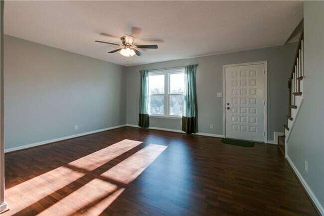 Building Photo - For Rent – Spacious 4 Bedroom Home Near Fo...