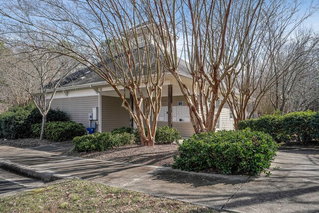 Building Photo - 303 Smith Level Rd