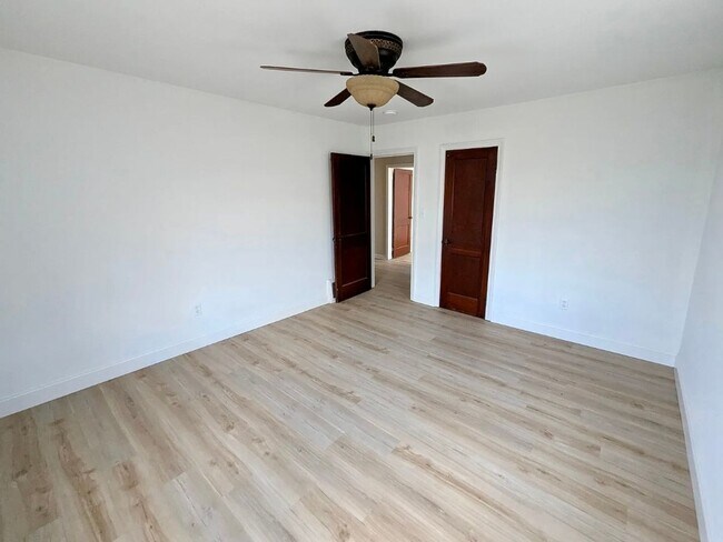 Building Photo - 914 Hellertown Rd