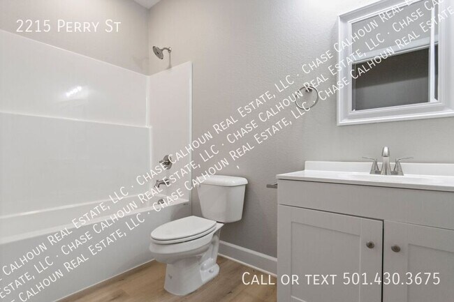 Building Photo - 2215 Perry St