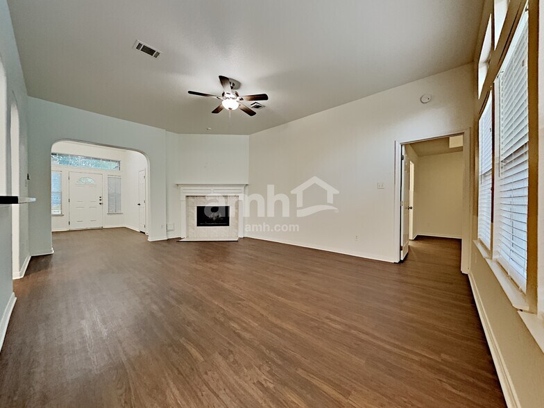 Building Photo - 22977 Sebastian Dr