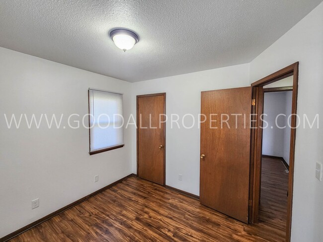 Building Photo - Ranch 3 bedroom home in Van Van Meter