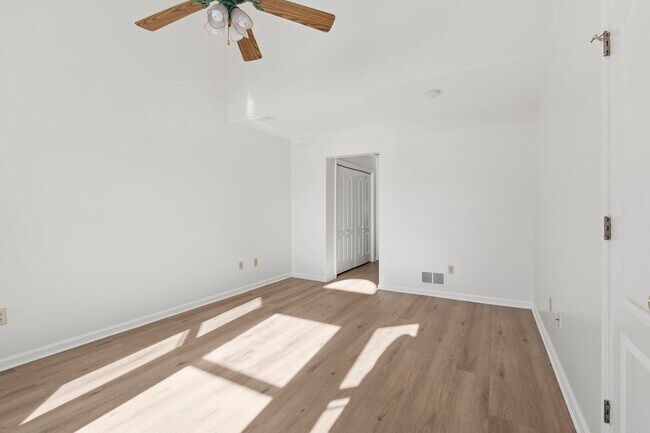 Building Photo - Beautifully Renovated Townhome in The Ridings at Brookside – Macungie