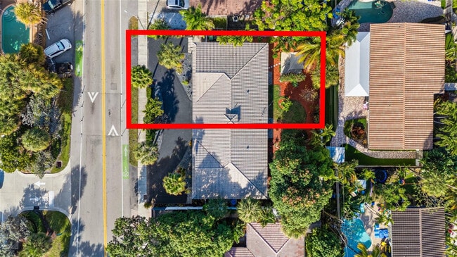 Building Photo - 2616 Middle River Dr