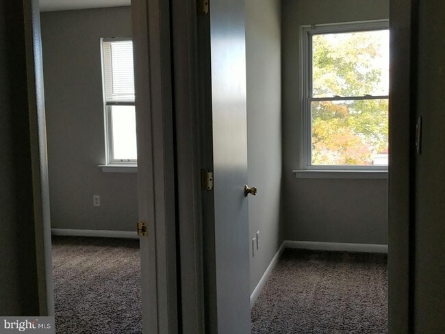 Building Photo - 142 Grand Dr