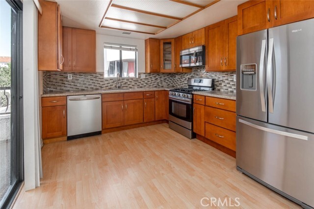 Building Photo - 549 W 220th St