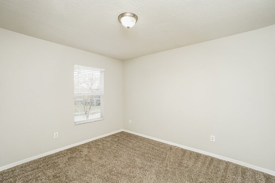 Building Photo - 9535 Maxson Dr