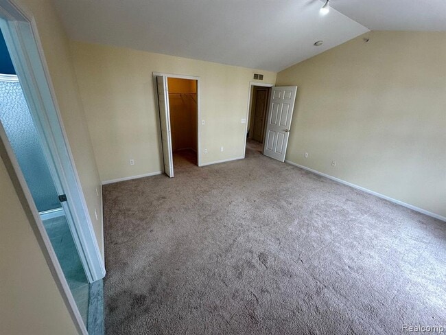 Building Photo - 39700 Rockcrest Ln