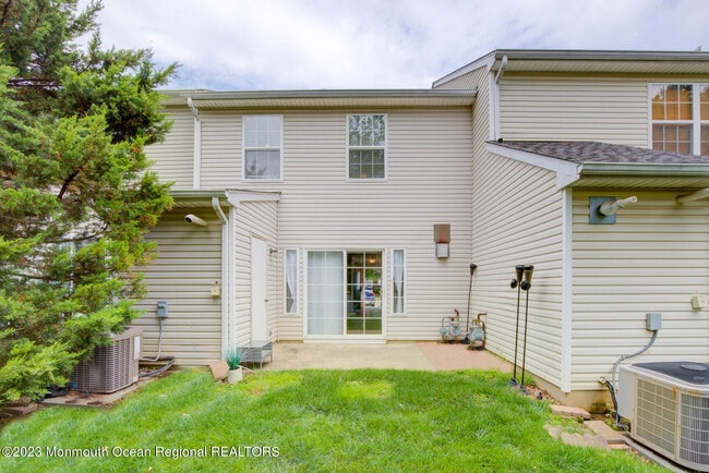 Building Photo - 16 Gloucester Ct