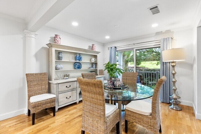 Building Photo - 84 Walpole St