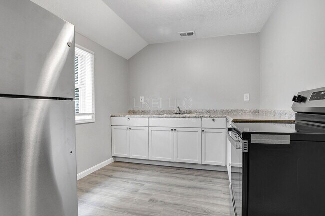 Building Photo - 5535 Cartledge Ct