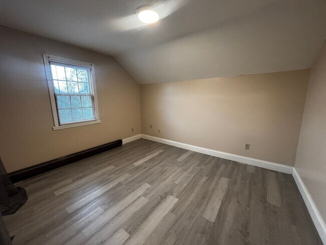 Building Photo - 27-29 Linda Ave.