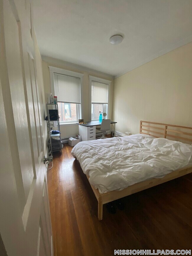 Building Photo - 883 Huntington Ave