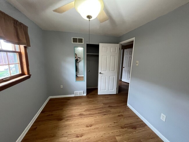 Building Photo - 124 Meadow Ln