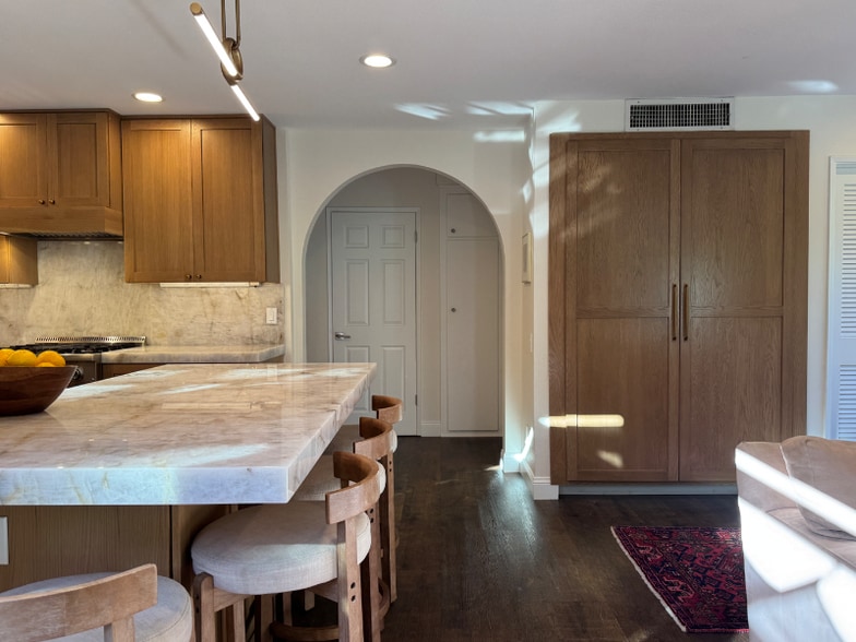 Building Photo - 6902 Vista Del Sol Dr