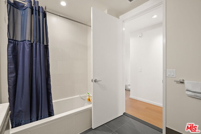 Building Photo - 889 Francisco St