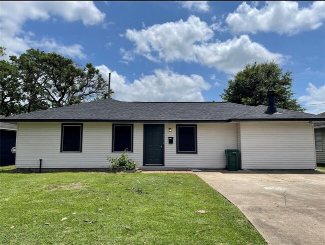 Primary Photo - 3304 Earl St