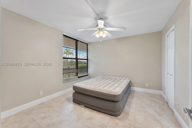 Building Photo - 4 Royal Palm Way