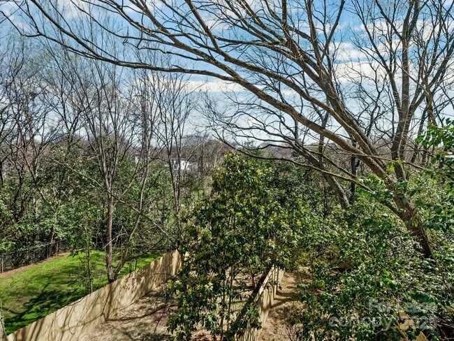 Building Photo - 1310 N Davidson St