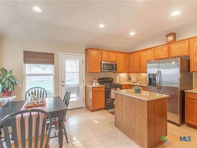 Building Photo - 130 Mystic Hollow