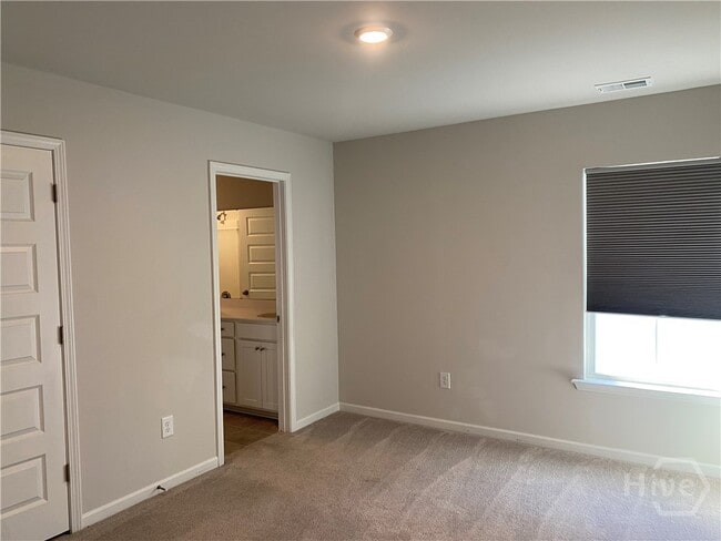 Building Photo - 145 Binscombe Ln