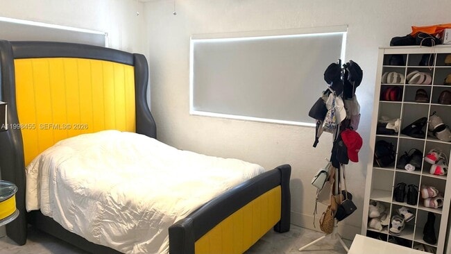 Building Photo - 1555 SW 21st Way